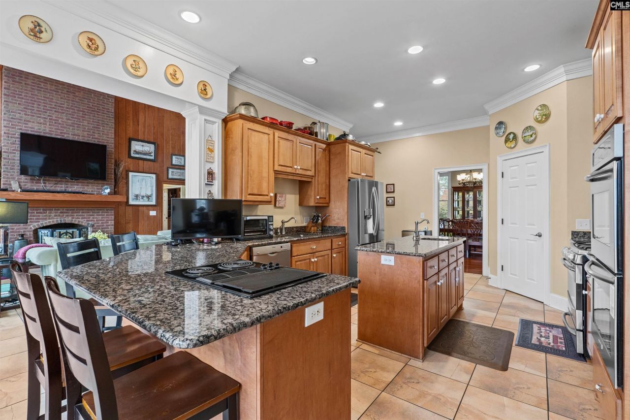 160 Hound Hollow Road Photo 11