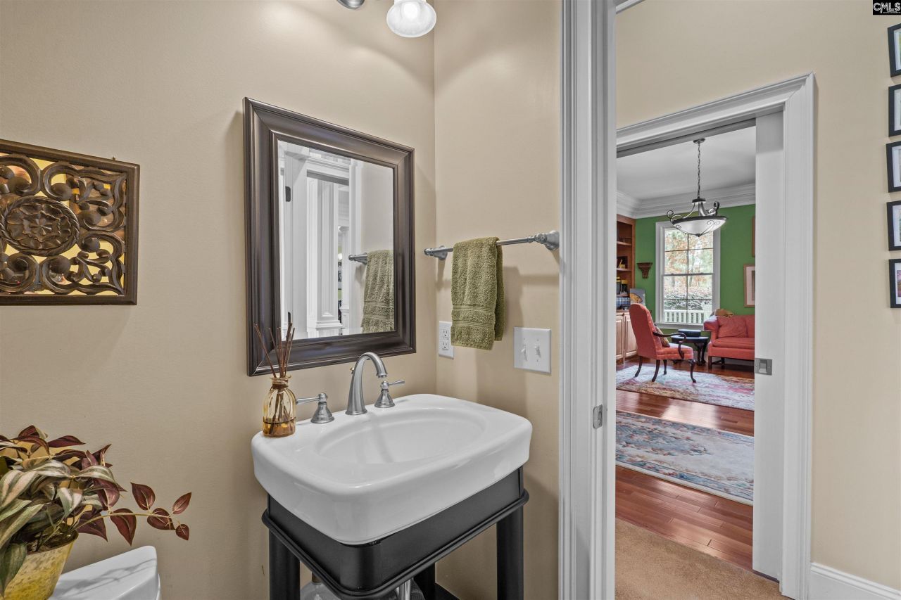 160 Hound Hollow Road Photo 27