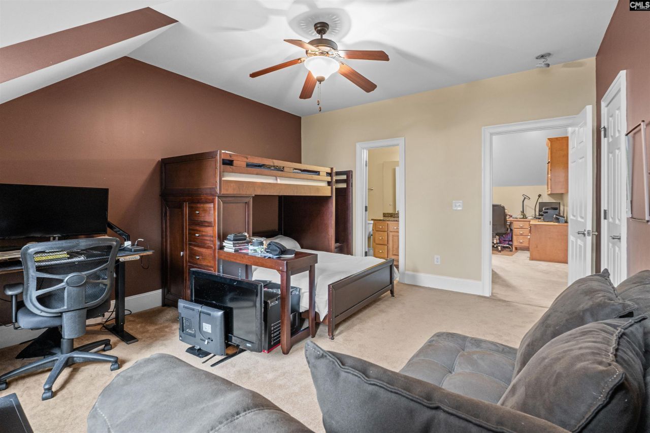 160 Hound Hollow Road Photo 35