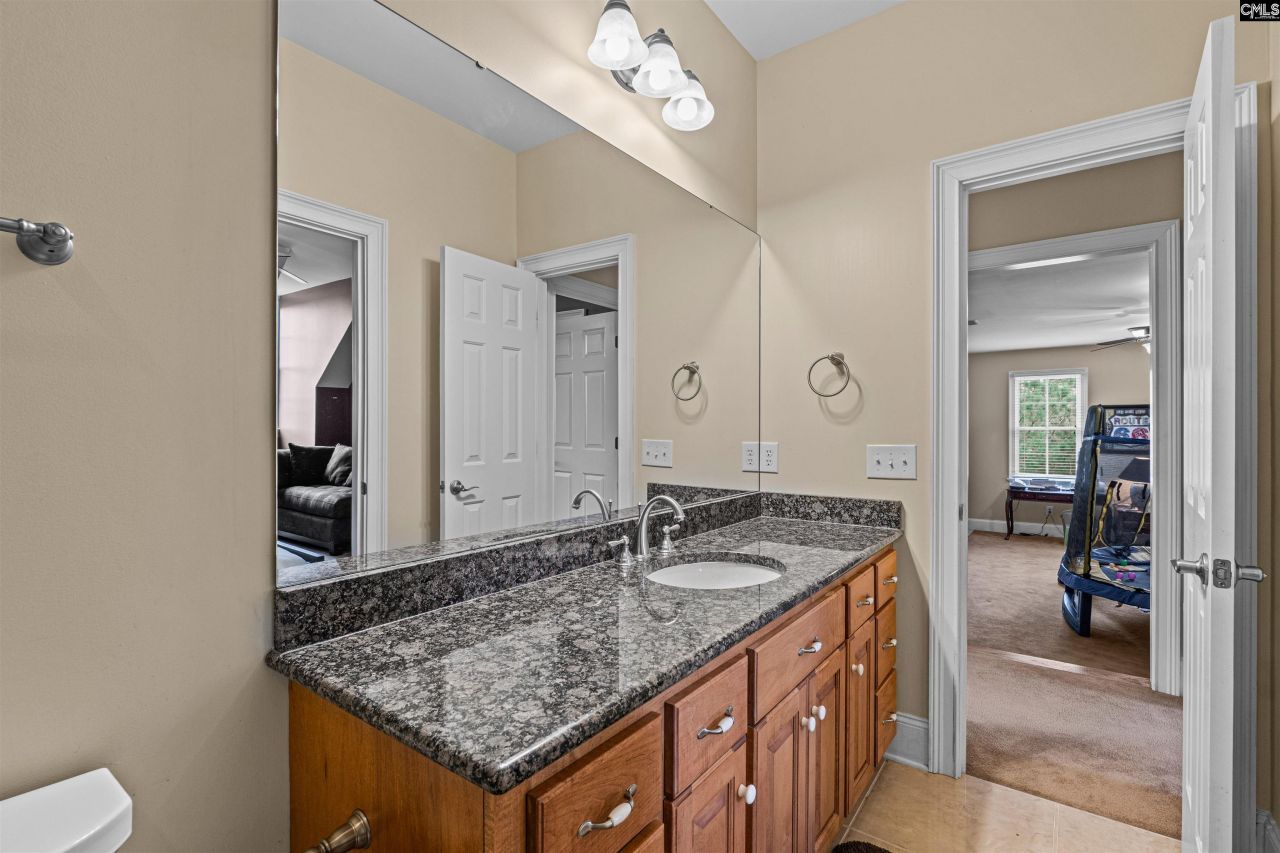 160 Hound Hollow Road Photo 37