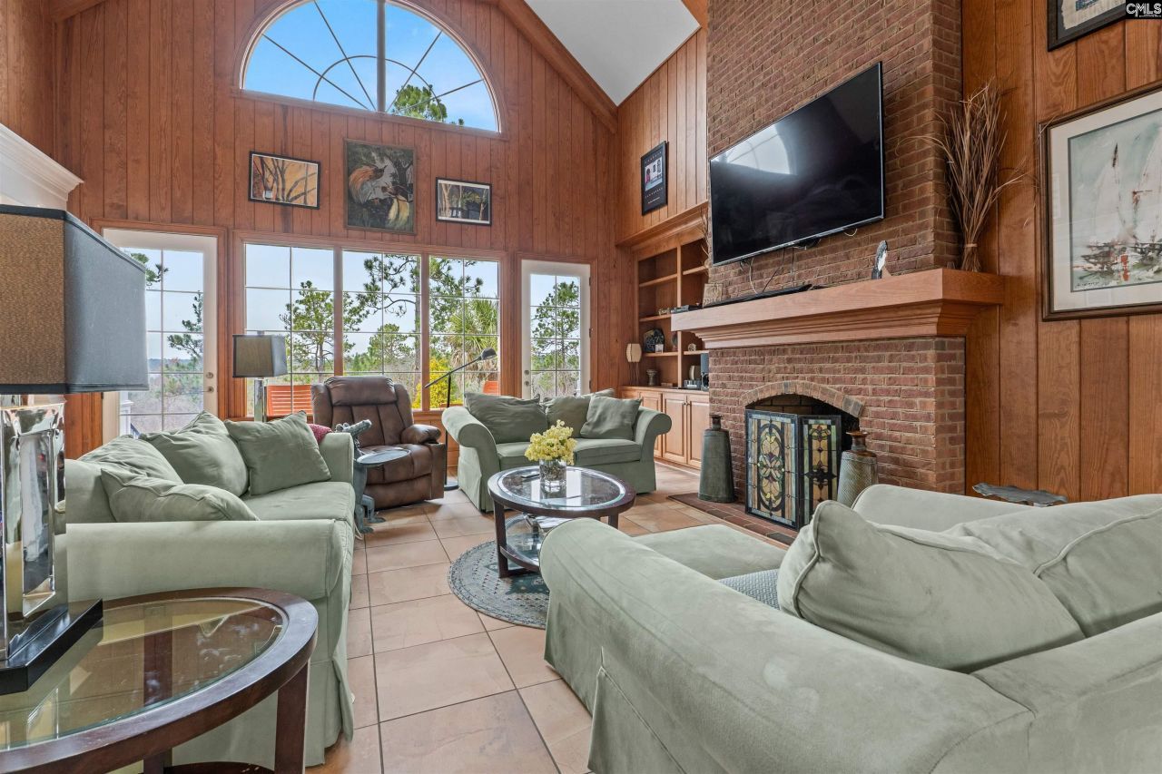 160 Hound Hollow Road Photo 7