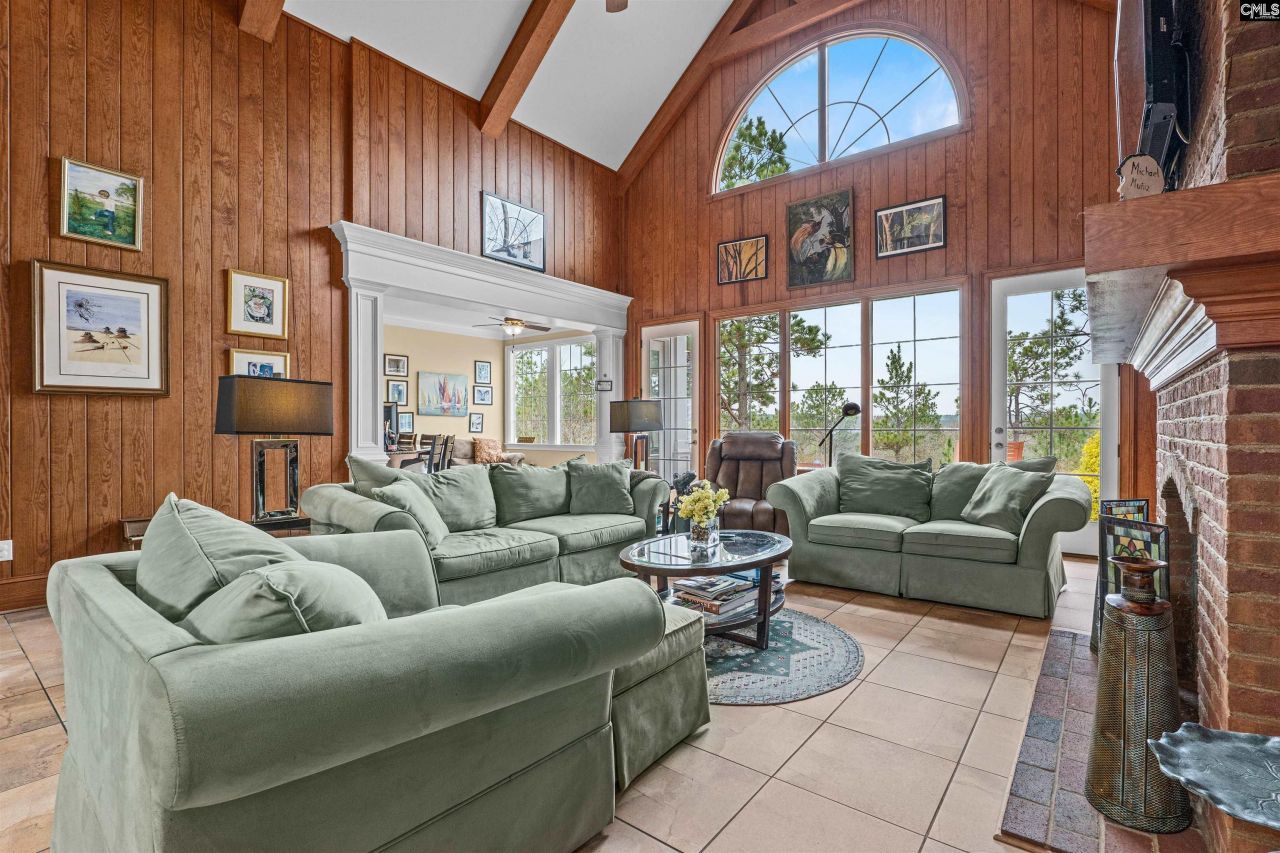 160 Hound Hollow Road Photo 8