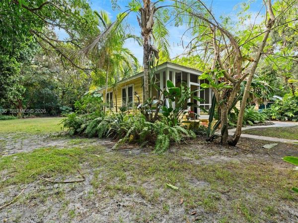 3972 Loquat Ave, Miami, FL 33133