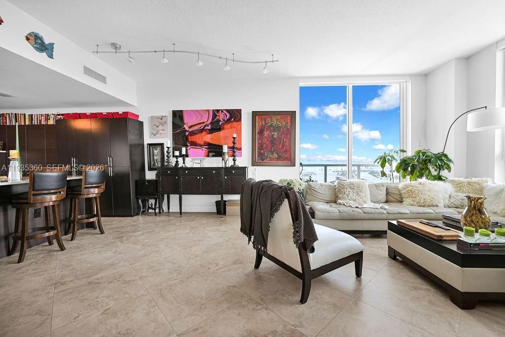 1900 N Bayshore Dr, Unit 5103, Miami, FL 33132 Photo