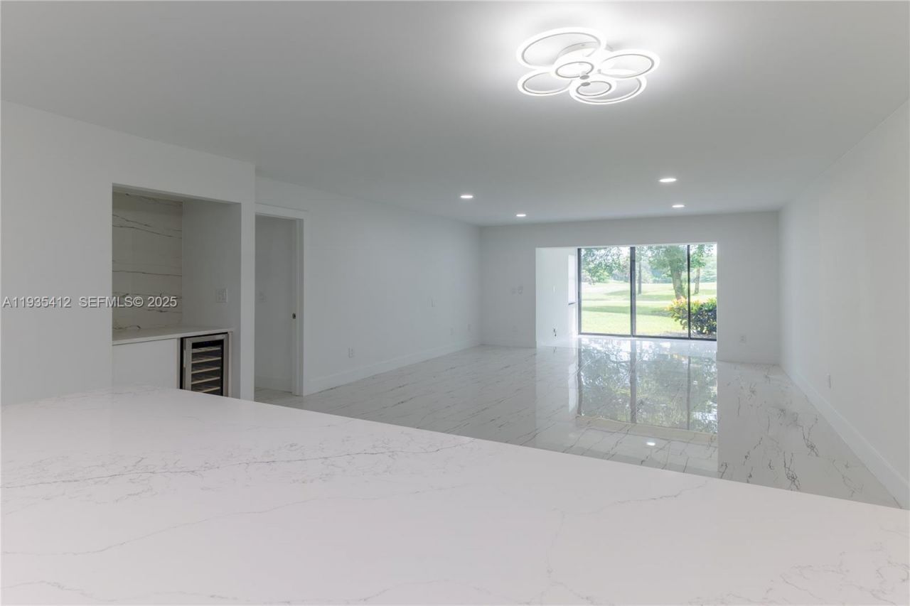 8435 Casa Del Lago, Unit 22-C, Boca Raton, FL 33433 Photo