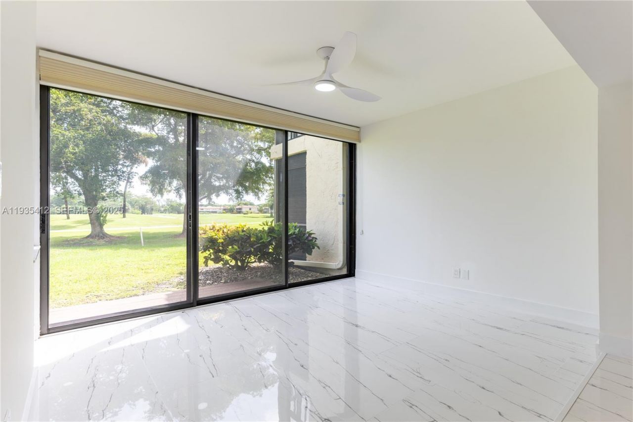 8435 Casa Del Lago, Unit 22-C, Boca Raton, FL 33433 Photo