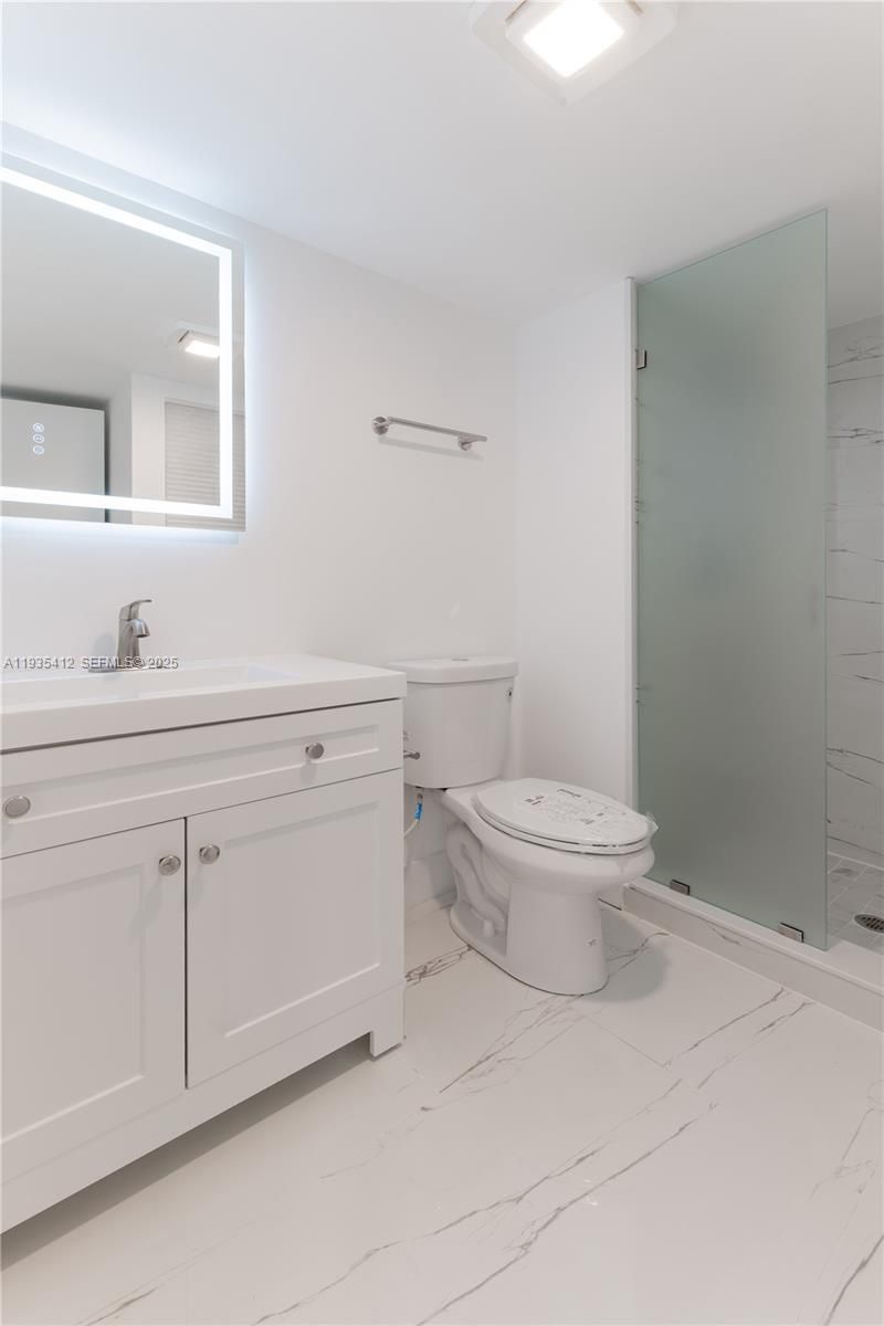 8435 Casa Del Lago, Unit 22-C, Boca Raton, FL 33433 Photo