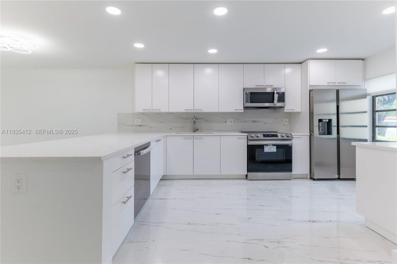 8435 Casa Del Lago, Unit 22-C, Boca Raton, FL 33433 Photo