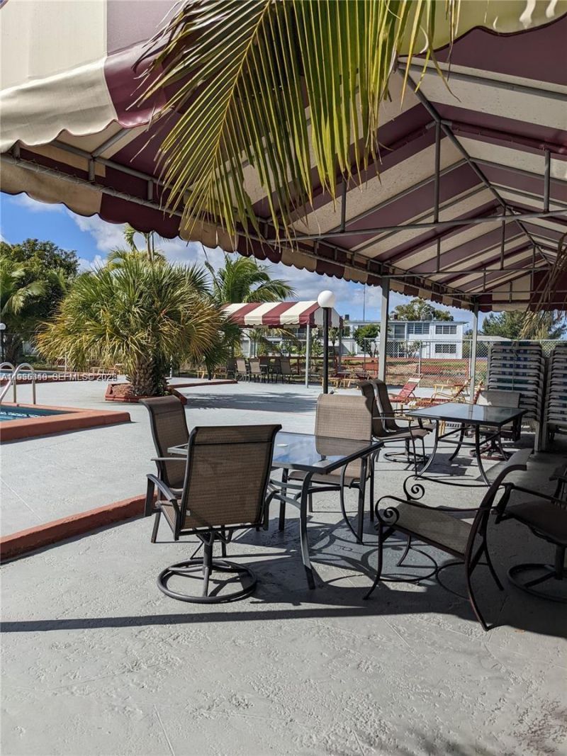 65 NE 202nd Ter, Unit Q27, Miami Gardens, FL 33179 Photo