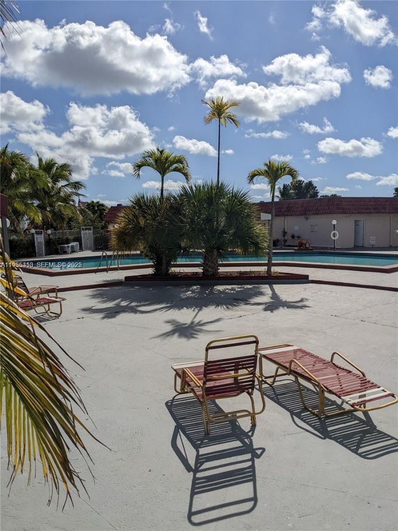 65 NE 202nd Ter, Unit Q27, Miami Gardens, FL 33179 Photo
