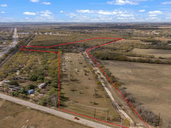 155 County Road 6712, Natalia, TX 78059