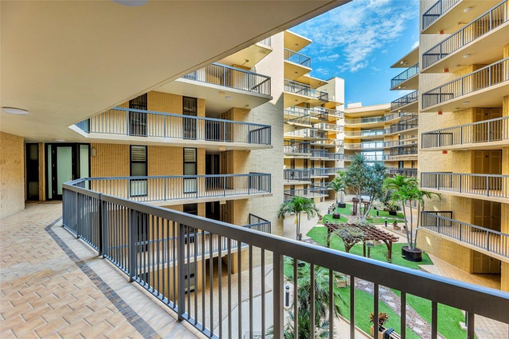 1167 Hillsboro Mile, Unit 306, Hillsboro Beach, FL 33062 Photo