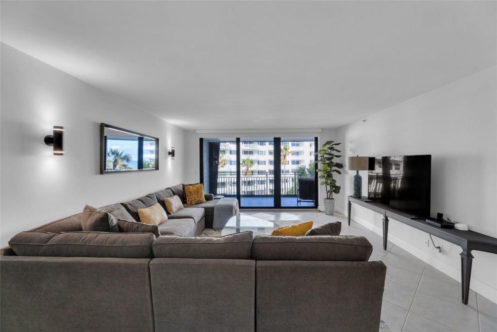 1167 Hillsboro Mile, Unit 306, Hillsboro Beach, FL 33062 Photo