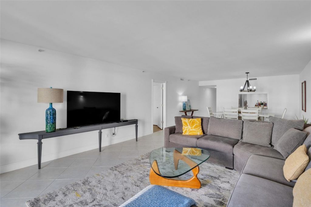 1167 Hillsboro Mile, Unit 306, Hillsboro Beach, FL 33062 Photo