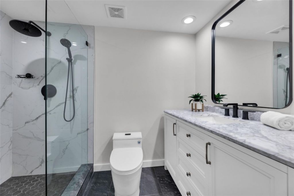 1167 Hillsboro Mile, Unit 306, Hillsboro Beach, FL 33062 Photo