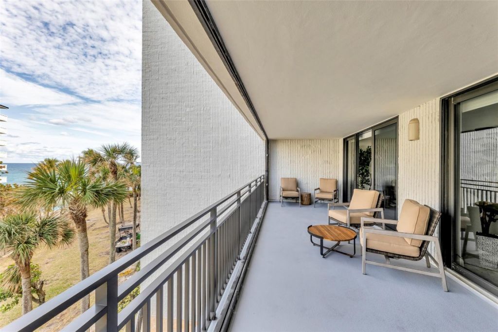 1167 Hillsboro Mile, Unit 306, Hillsboro Beach, FL 33062 Photo