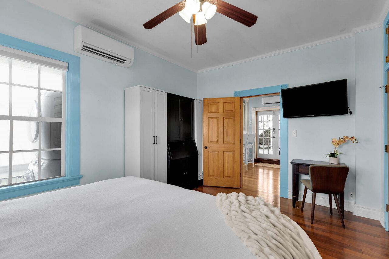 1402 Olivia Street, Unit 2, Key West, FL 33040 Photo