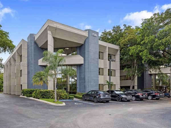 7501 W Oakland Park Blvd , Lauderhill, FL 33319