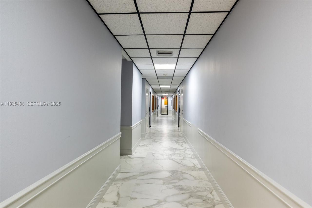 7501 W Oakland Park Blvd , Lauderhill, FL 33319 Photo