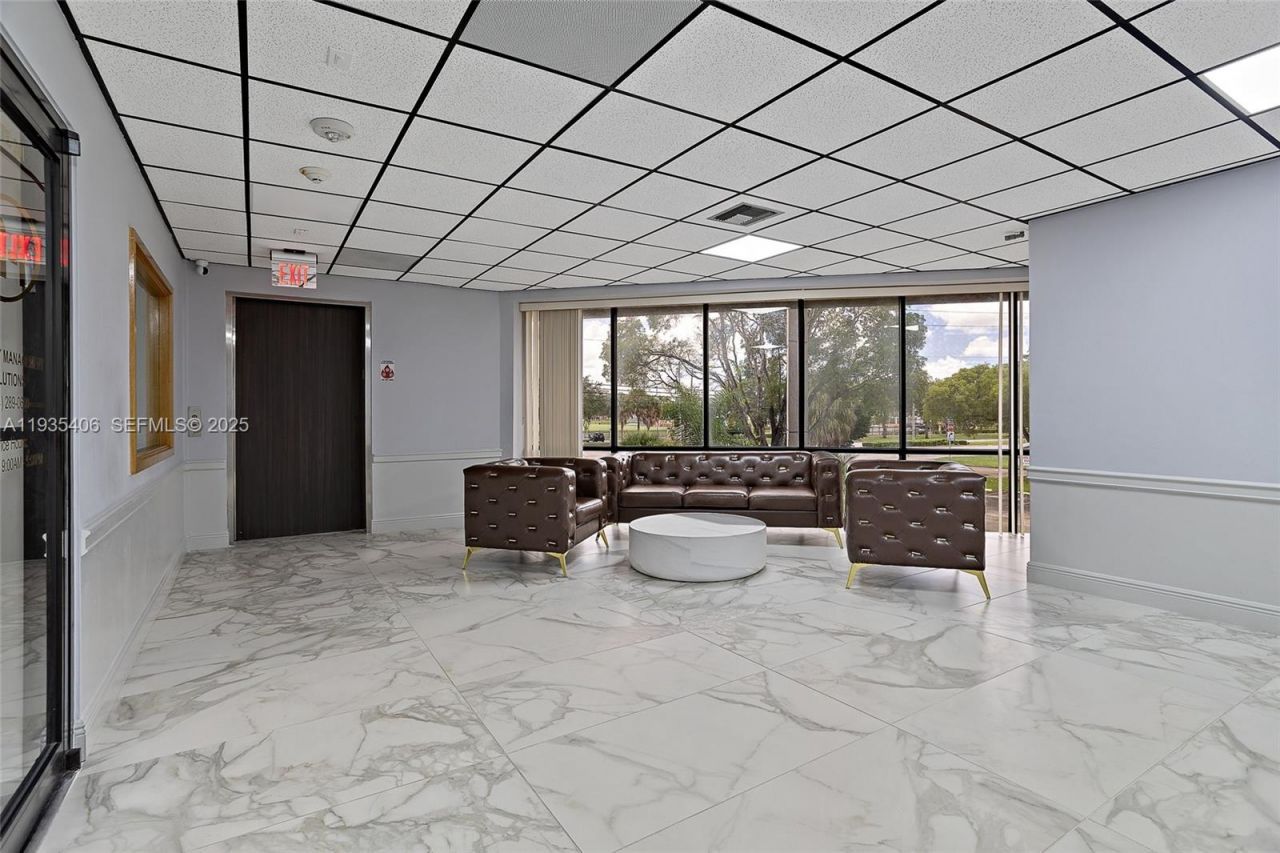 7501 W Oakland Park Blvd , Lauderhill, FL 33319 Photo