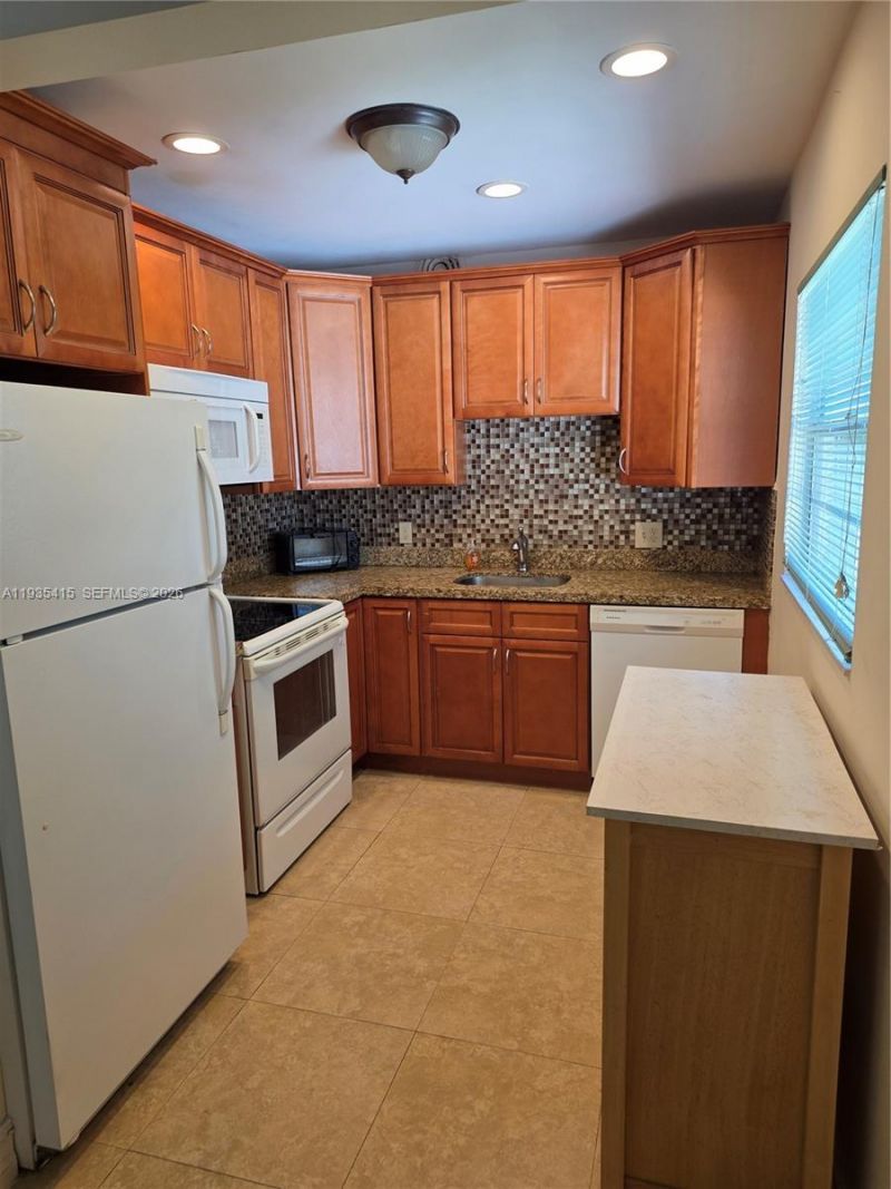 200 SW 132nd Way, Unit 310L, Pembroke Pines, FL 33027 Photo