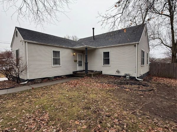 1407 64th Street, Windsor Heights, IA 50324