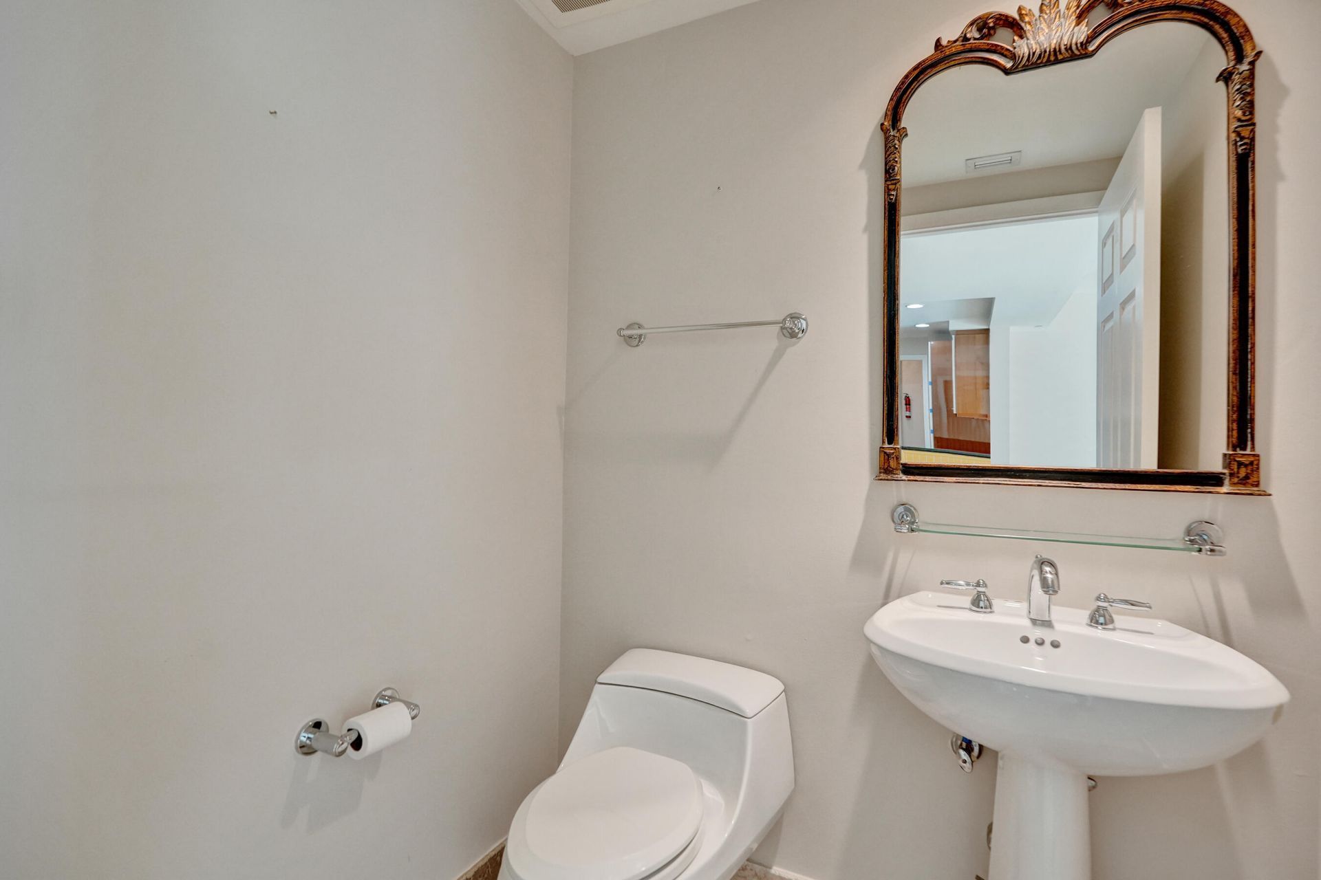 1819 SE 17th Street, Unit 710, Fort Lauderdale, FL 33316 Photo