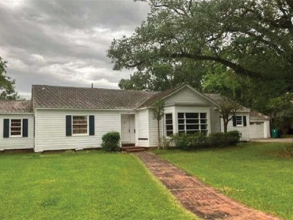 406 5TH Street, Abbeville, LA 70510