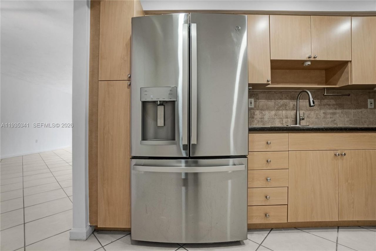 10350 W Bay Harbor Dr, Unit 2L, Bay Harbor Islands, FL 33154 Photo