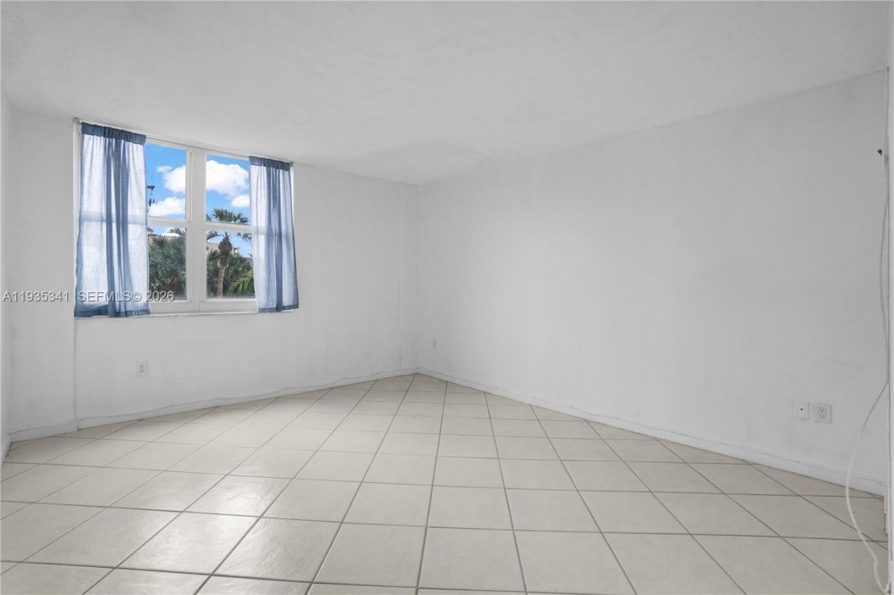 10350 W Bay Harbor Dr, Unit 2L, Bay Harbor Islands, FL 33154 Photo