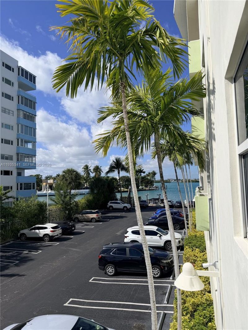 10350 W Bay Harbor Dr, Unit 2L, Bay Harbor Islands, FL 33154 Photo