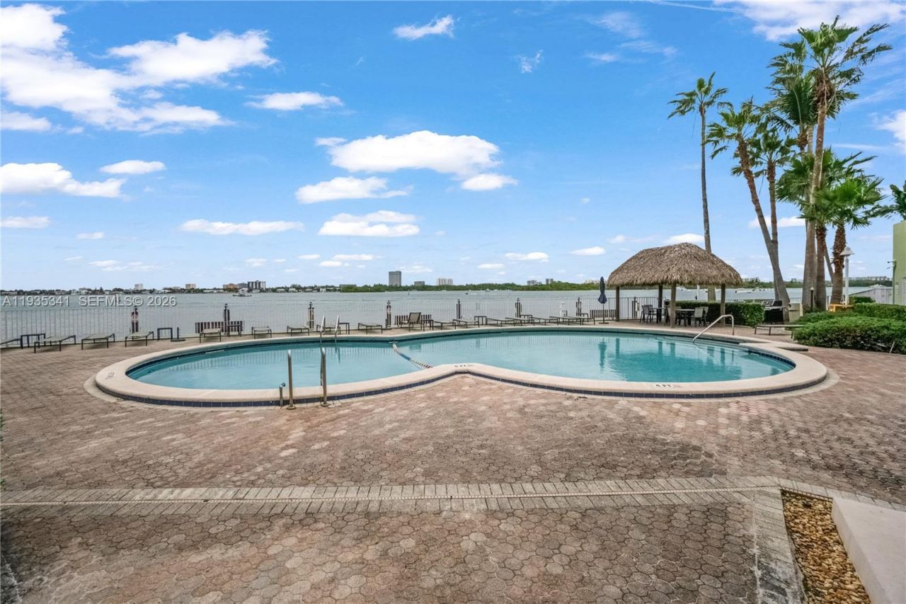 10350 W Bay Harbor Dr, Unit 2L, Bay Harbor Islands, FL 33154 Photo