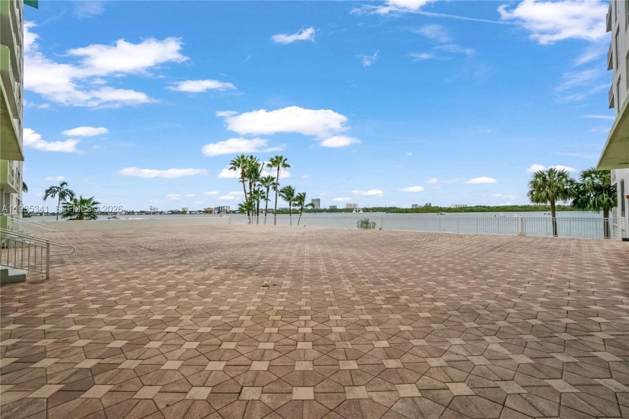 10350 W Bay Harbor Dr, Unit 2L, Bay Harbor Islands, FL 33154 Photo