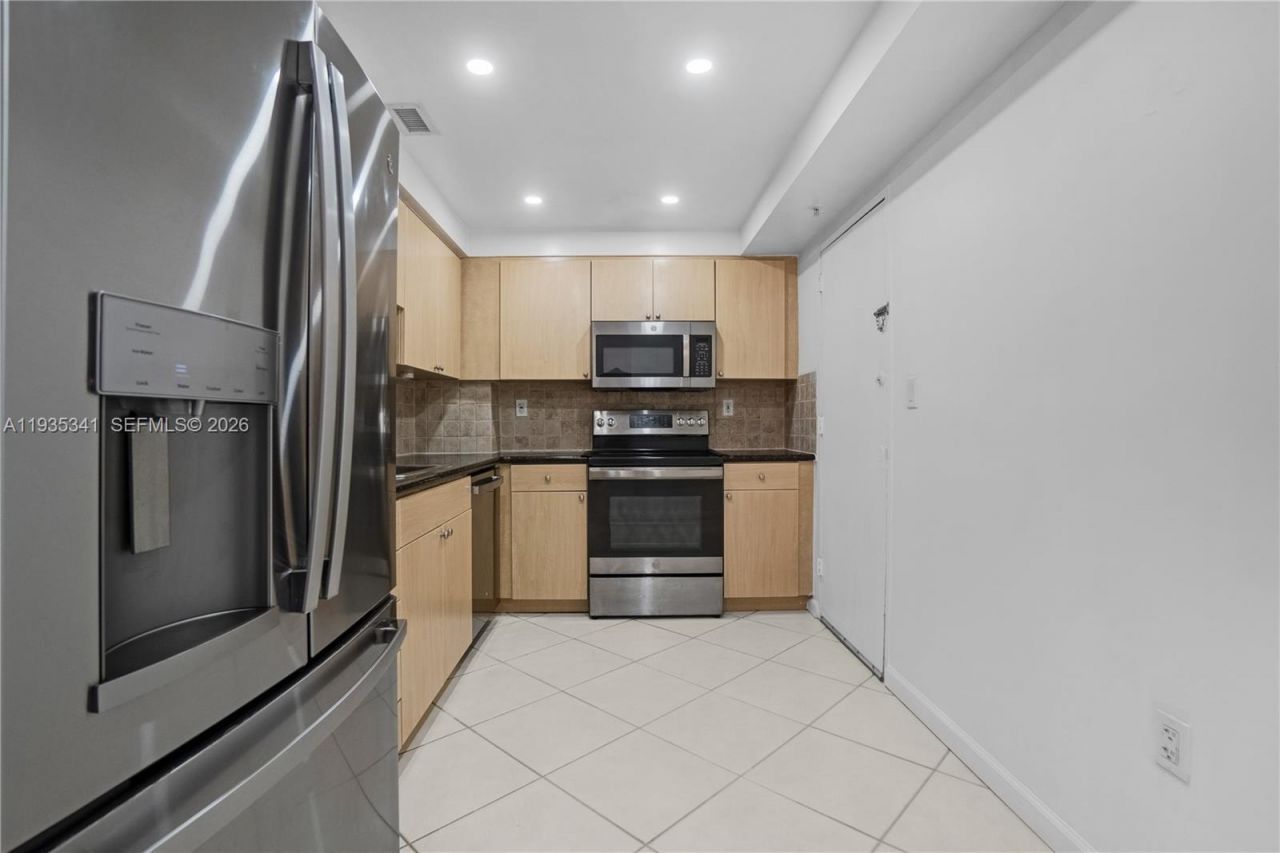 10350 W Bay Harbor Dr, Unit 2L, Bay Harbor Islands, FL 33154 Photo