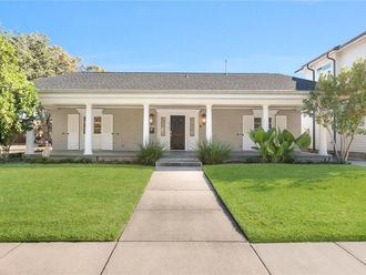 5727 FLEUR DE LIS Drive New Orleans, LA 70124