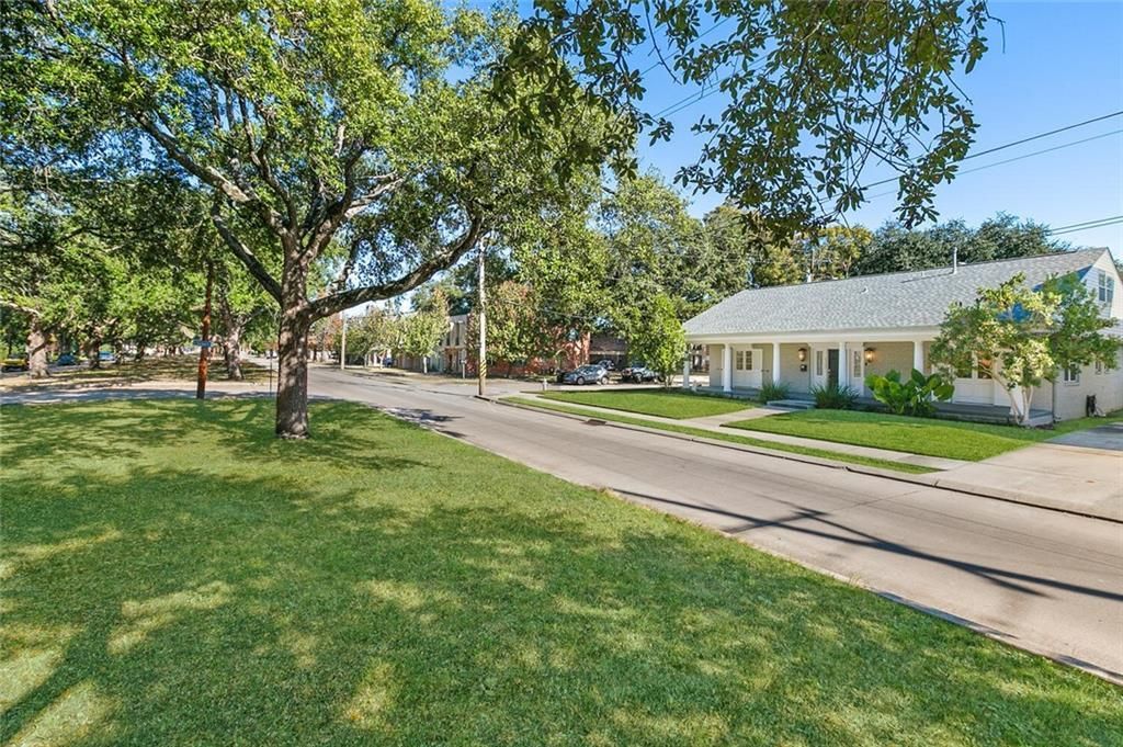 5727 FLEUR DE LIS Drive New Orleans, LA 70124