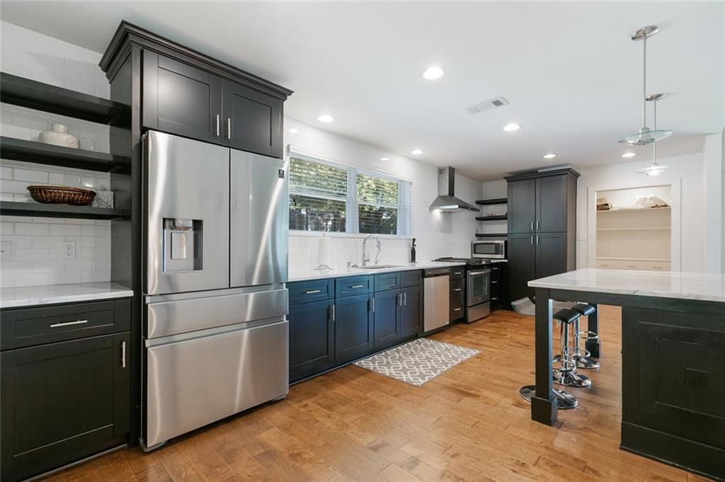 5727 FLEUR DE LIS Drive New Orleans, LA 70124