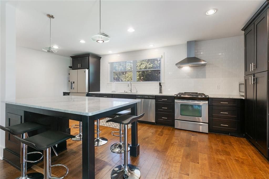 5727 FLEUR DE LIS Drive New Orleans, LA 70124