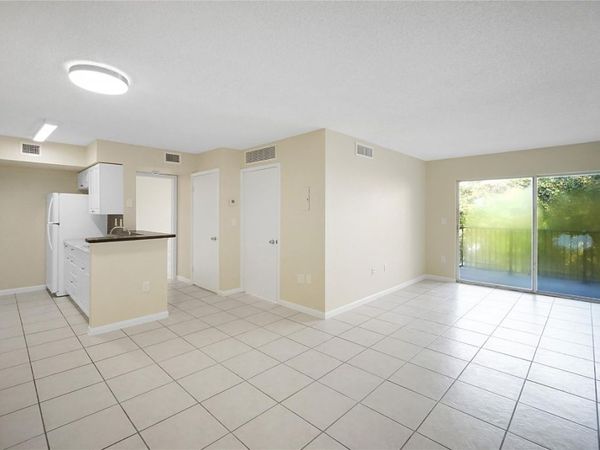 15231 SW 80th St, Unit 410, Miami, FL 33193