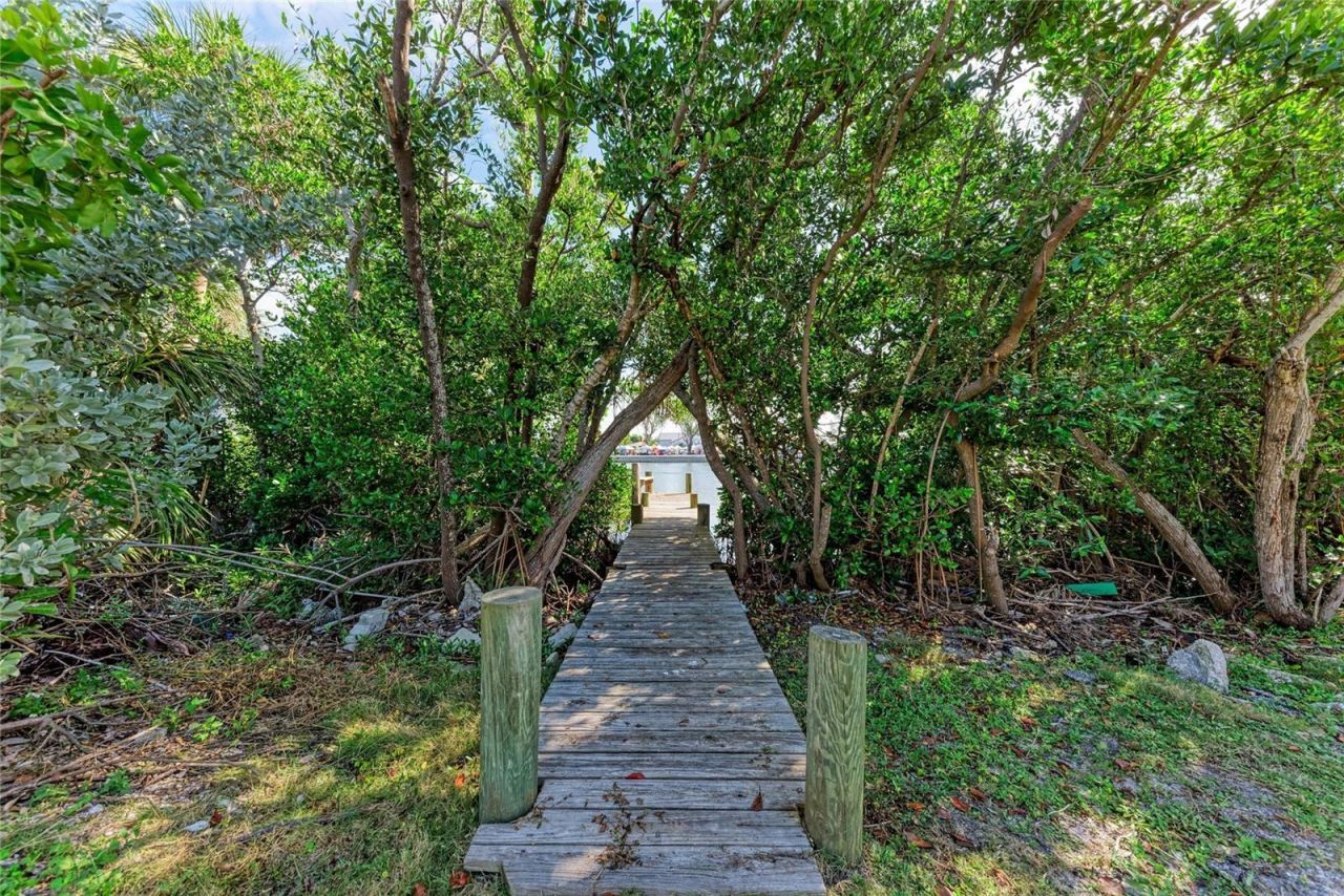 150 Crescent Drive, Anna Maria, FL 34216 Photo