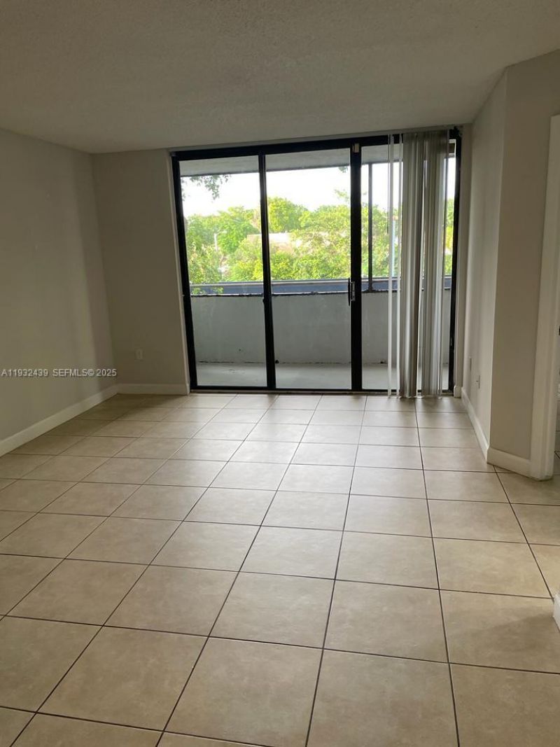 8205 SW 152nd Ave, Unit F-202, Miami, FL 33193 Photo