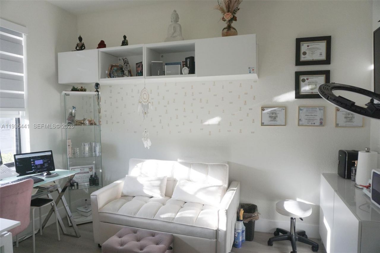 10589 W 32nd Ln, Hialeah Gardens, FL 33018 Photo