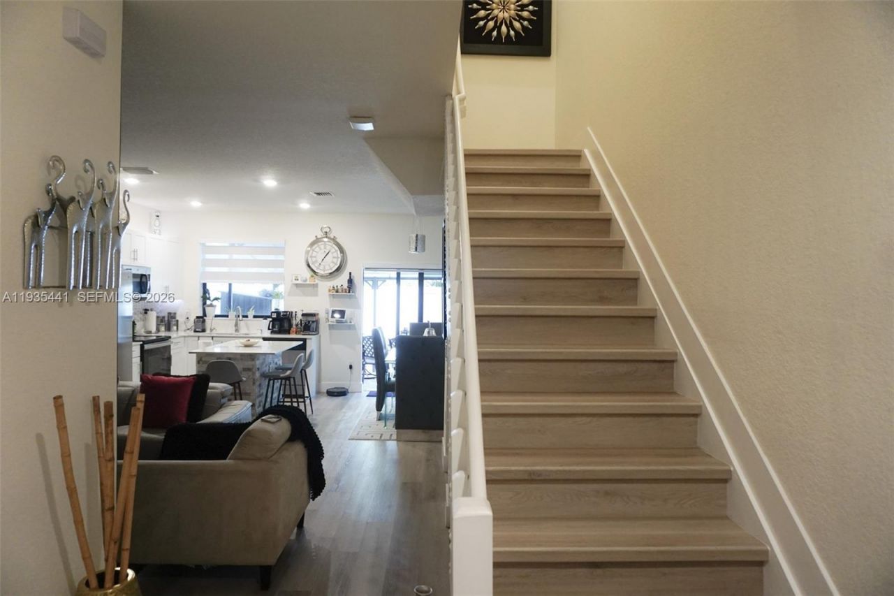 10589 W 32nd Ln, Hialeah Gardens, FL 33018 Photo