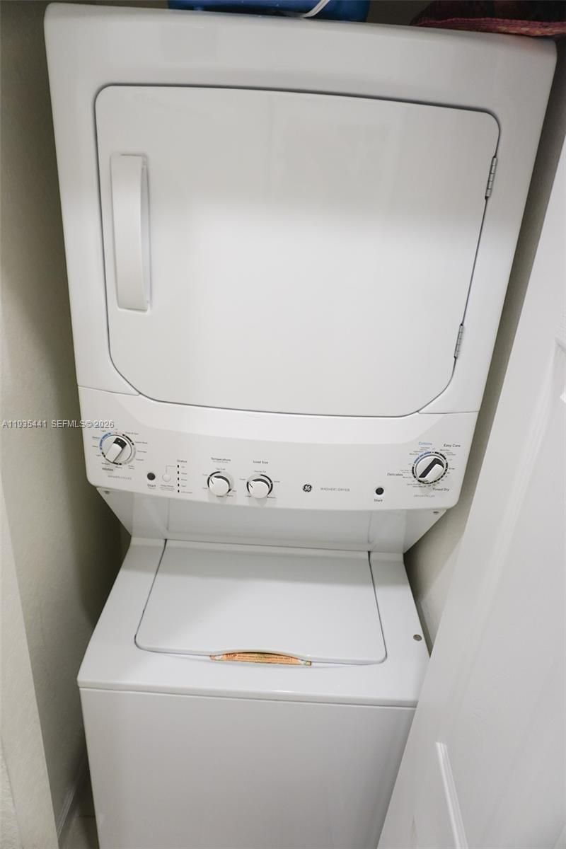 10589 W 32nd Ln, Hialeah Gardens, FL 33018 Photo