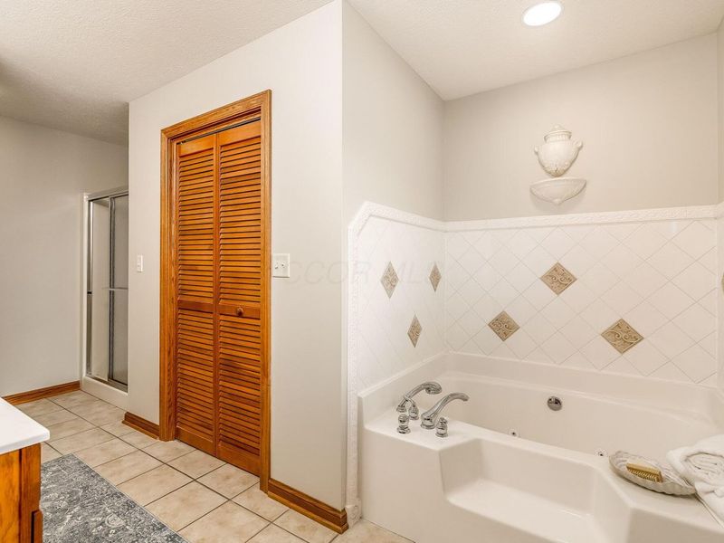 4045 Apple Valley Drive, Unit LOT 10, Howard, OH 43028 Photo 22