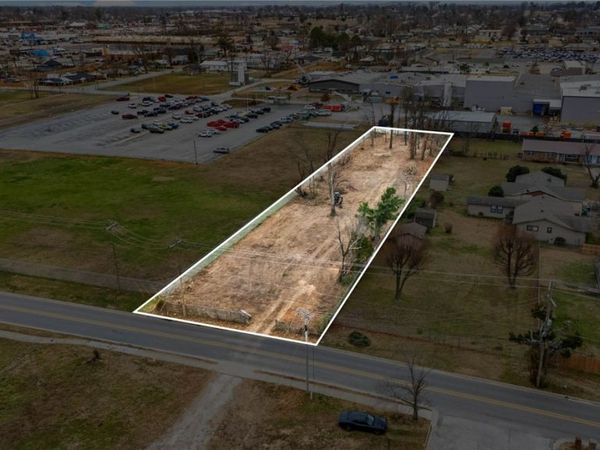 1128 W Persimmon, Rogers, AR 72756