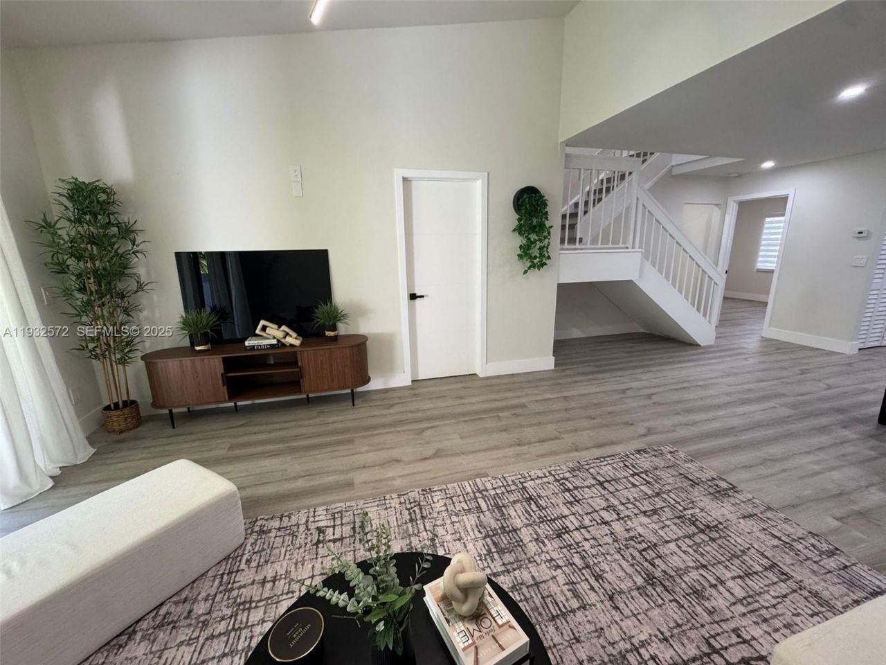 10109 NW 52nd Ter, Doral, FL 33178 Photo