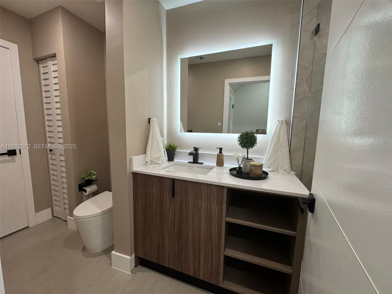 10109 NW 52nd Ter, Doral, FL 33178 Photo