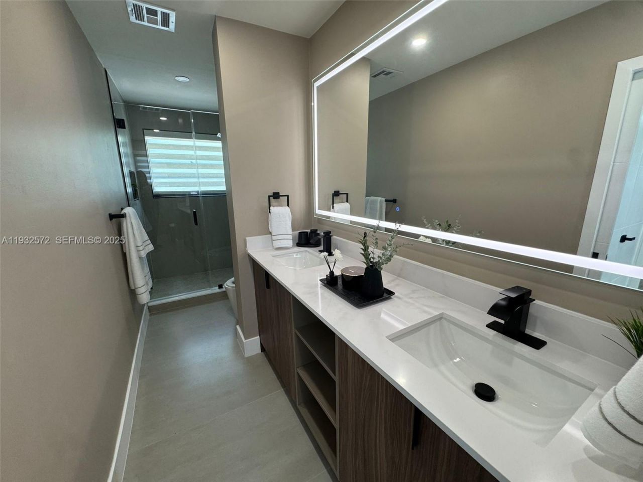 10109 NW 52nd Ter, Doral, FL 33178 Photo