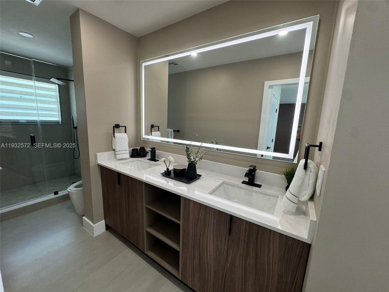 10109 NW 52nd Ter, Doral, FL 33178 Photo